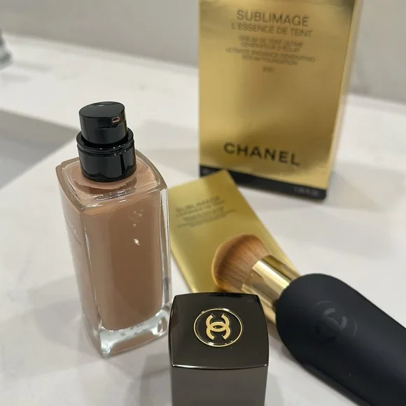 Chanel B30 foundation - Picture 3 of 4